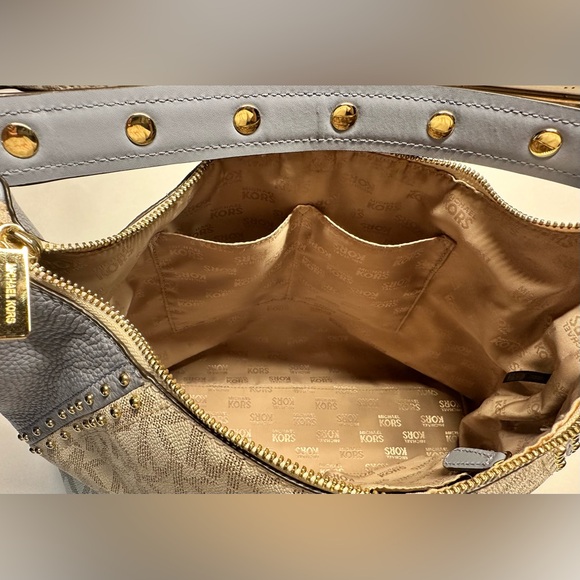 Michael Kors Blue and Cream Women's Bag - Picture 11 of 15